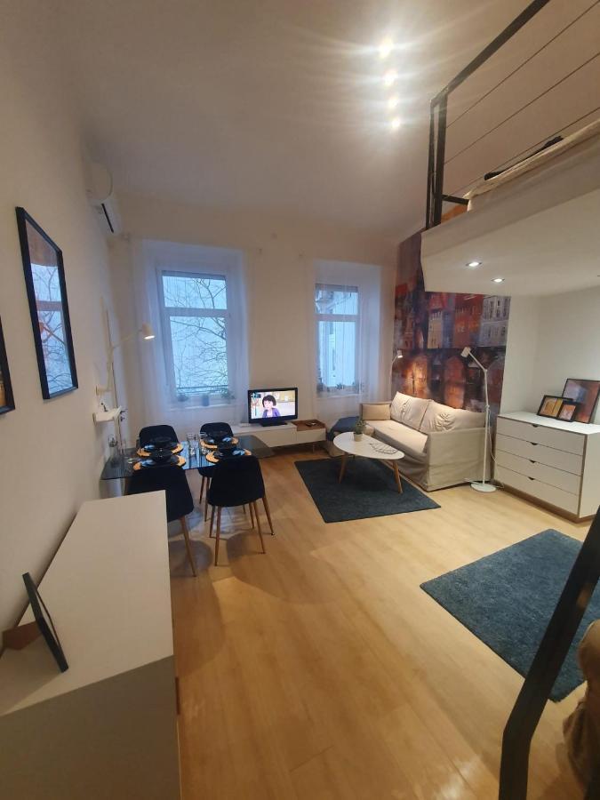 Petofi Apartment With Air Condition Budapeste Exterior foto